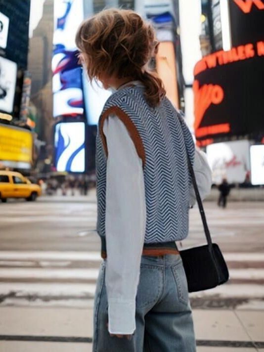 Damen Strickpullover mit V-Ausschnitt und modernem Zickzackmuster Drune