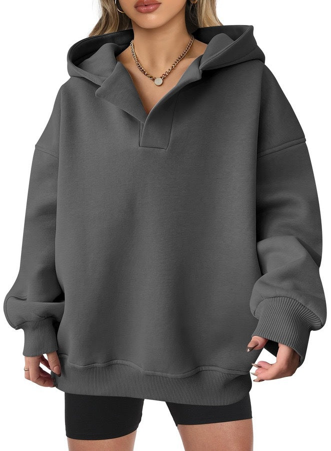 Damen Oversized Hoodie mit kurzem Kragen und praktischen Seitentaschen Drune