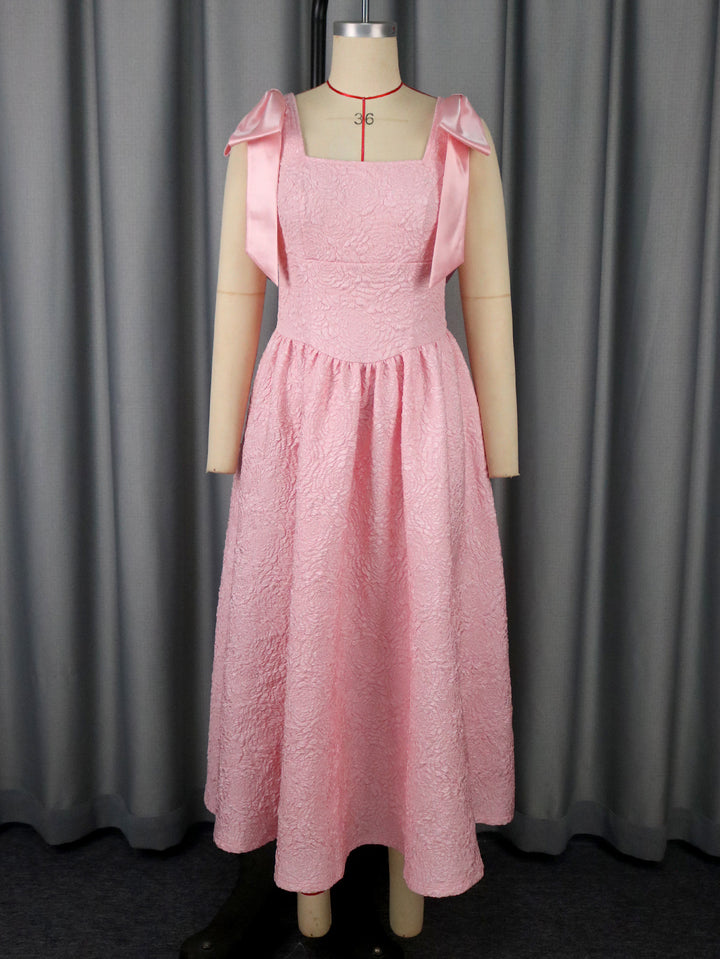 Damen Elegantes Abendkleid mit schimmernden Details und verspielten Rüschenschultern Drune