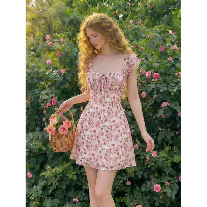 Damen Sommerliches Blütenkleid mit fließendem Schnitt und Rüschendetails Drune