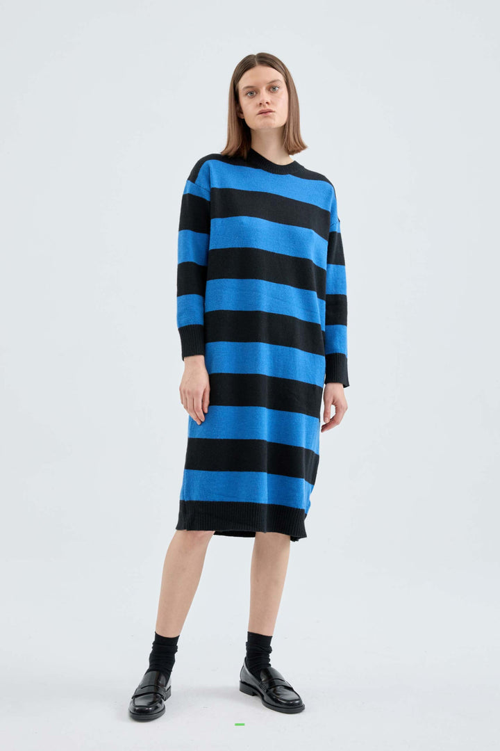 Damen Strickkleid mit modernem Blockstreifenmuster und lässigem Schnitt Drune