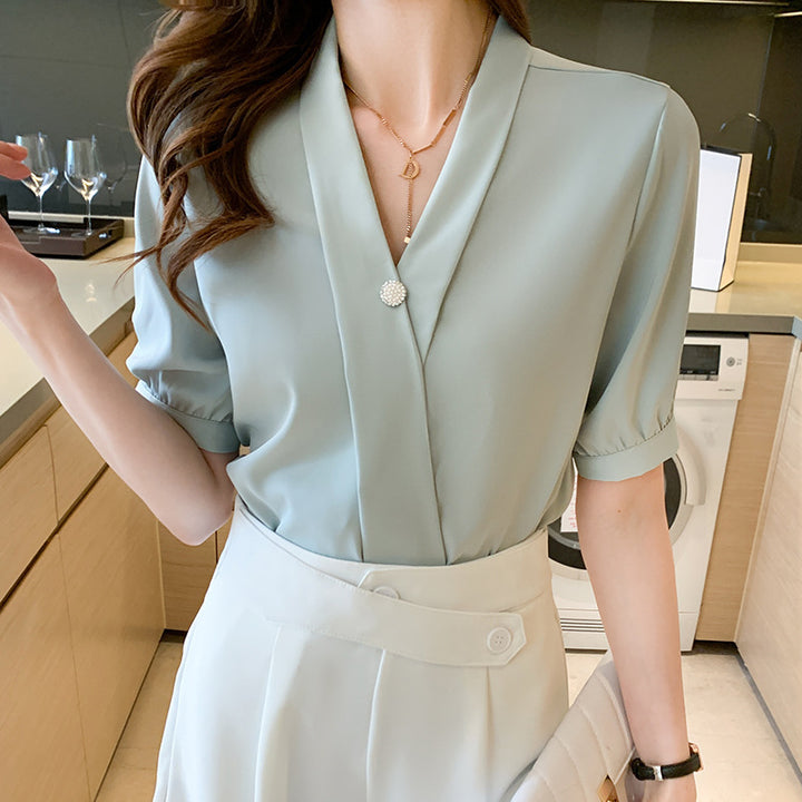 Damen Bluse mit elegantem V-Ausschnitt und dekorativer Knopfdetail Drune