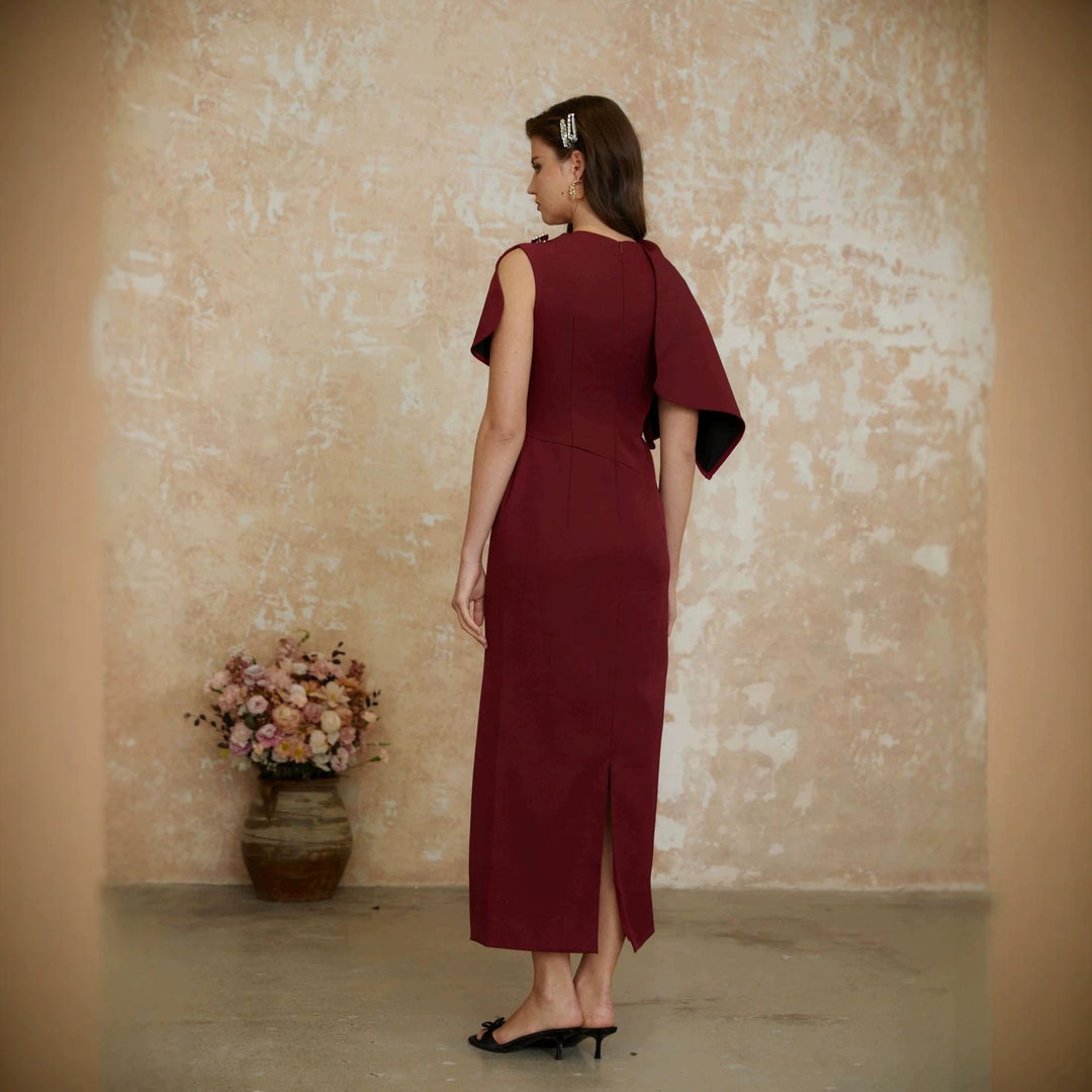 Damen Elegantes Abendkleid mit schulterfreiem Design und raffinierten Drapierungen Drune