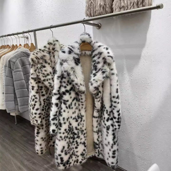 Damen luxuriöser Fellmantel Drune