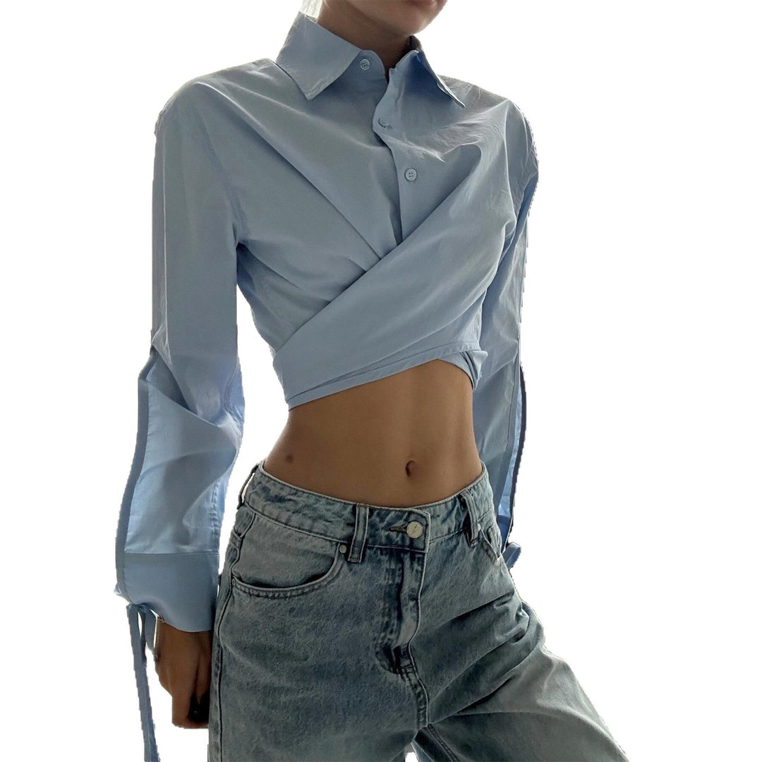 Damen Cropped Hemdbluse mit innovativem Wickeldesign und langen Ärmeln Drune