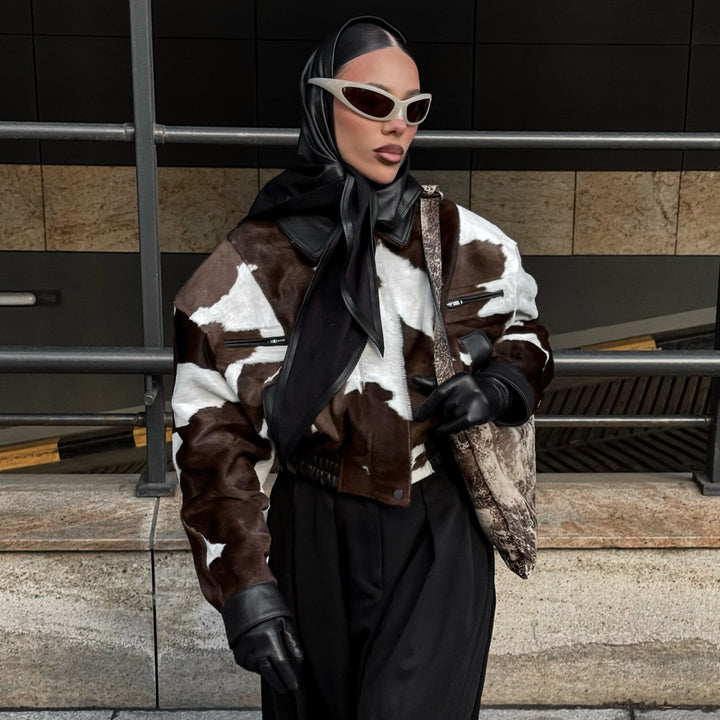 Damen modische Kurzjacke im auffälligen Kuhfell-Look mit Lederakzenten Drune