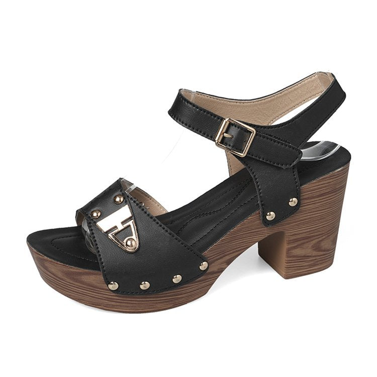 Damen Elegante Plateau-Sandaletten mit geschwungenem Riemendesign und modischen Nieten Drune