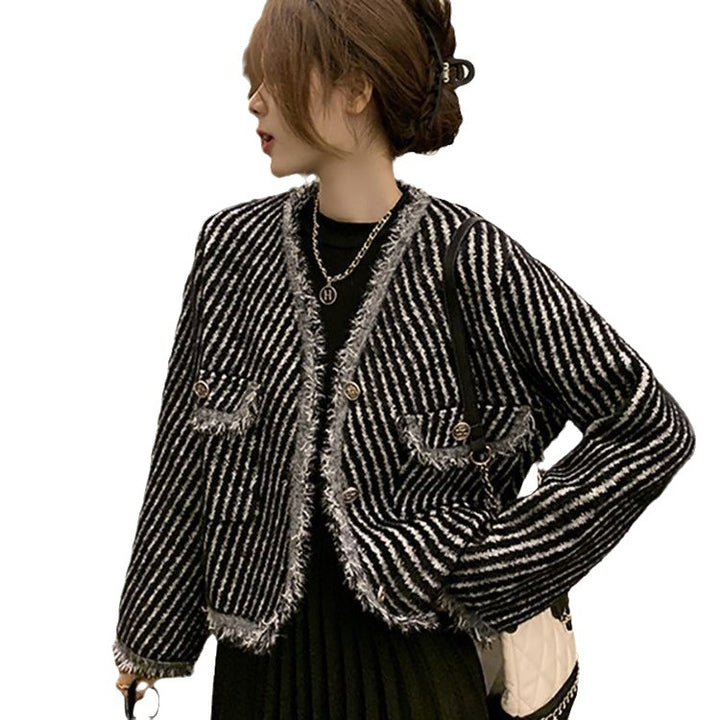Damen Strickjacke mit charakteristischem Streifenmuster und stylischen Knopfdetails Drune