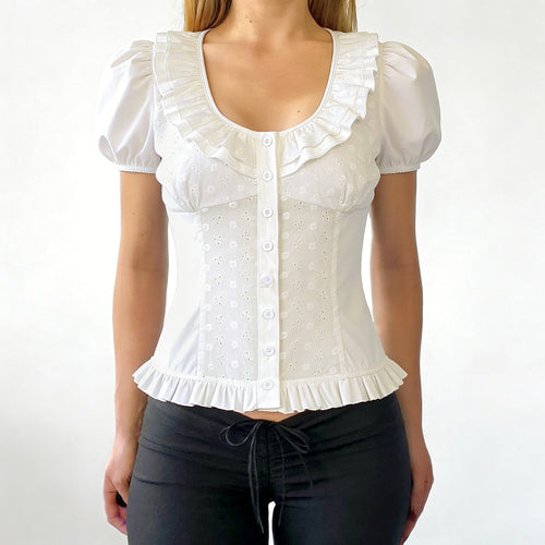 Damen Bluse mit verspieltem Rüschensaum und floralem Stickdesign Drune