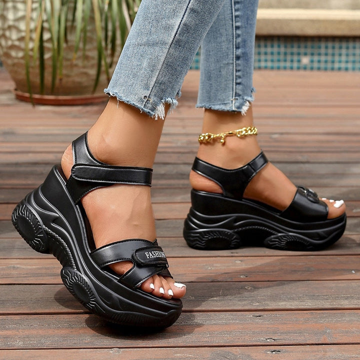 Damen Sportliche Sandalen mit dicker Sohle und modischem Riemen Drune