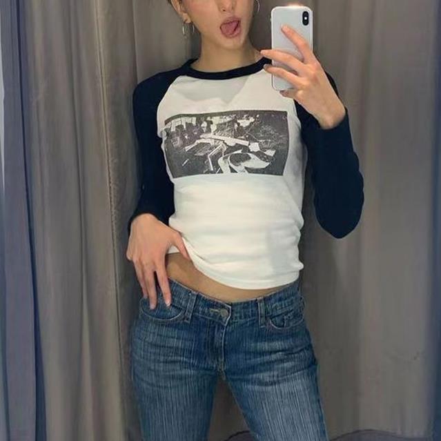 Damen Langarmshirt mit kreativem Grafikdesign Drune