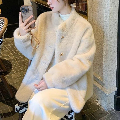 Damen Flauschige Jacke mit goldenen Knöpfen Drune