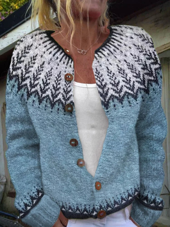 Damen nan gemusterte Strickjacke mit Rundpasse, Holzknöpfen und Eingrifftaschen Drune