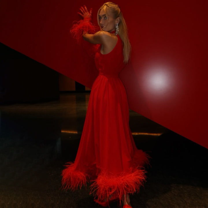 Damen Maxikleid mit eleganten Federn und hochgeschlossenem Design Drune
