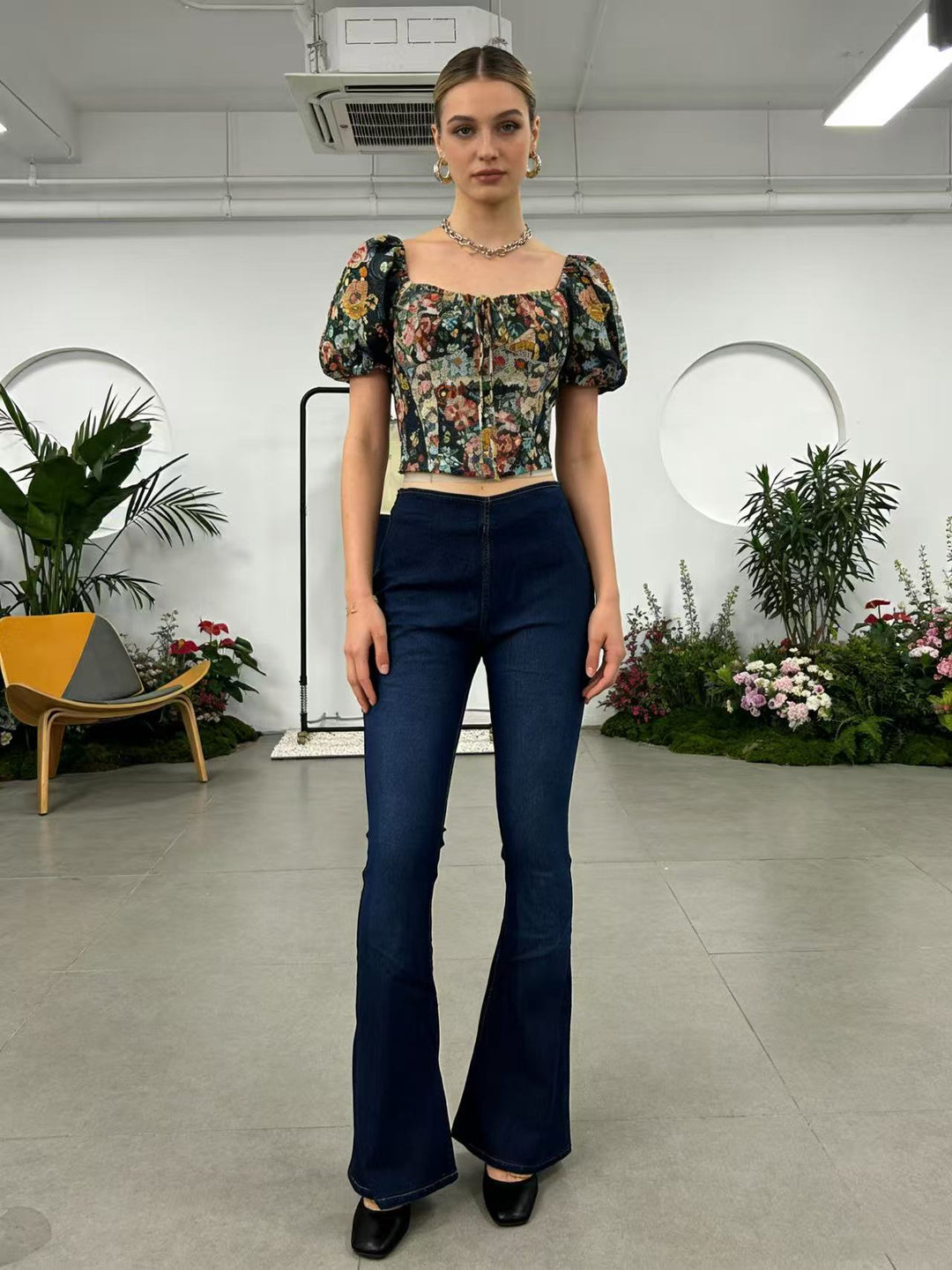 Damen modische Flared Jeanshose mit hohem Bund und komfortablem Schnitt Drune