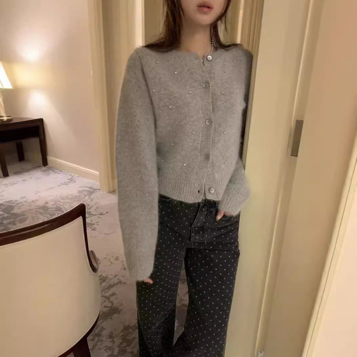 Damen elegante Strickjacke mit trendigen Perlenakzenten Drune