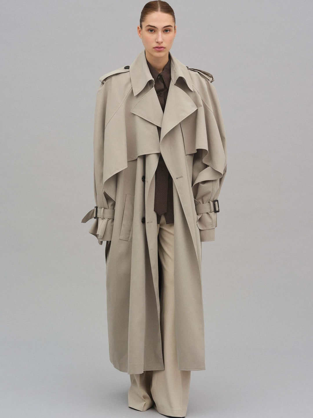 Damen Oversized Trenchcoat mit detailreichen Drapierungen und modischem Schnitt Drune