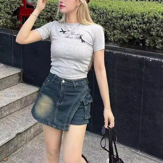 Damen cropped T-Shirt mit einzigartigem Schriftzug und lässigem Schnitt Drune