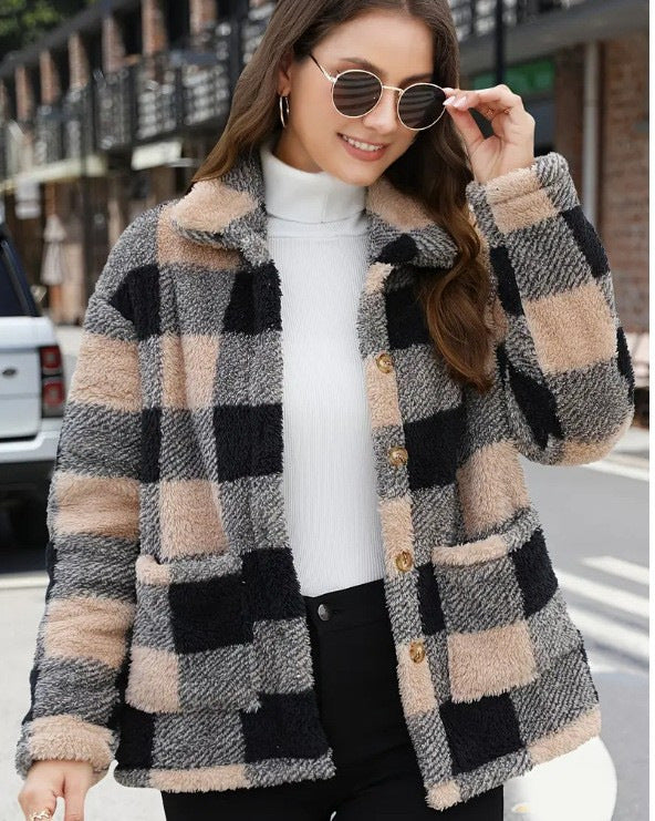 Damen nan gefütterte Karo Teddy-Fleece Shacket mit Knopfleiste und aufgesetzten Taschen Drune