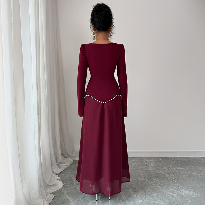 Damen nan elegantes Maxikleid mit quadratischem Ausschnitt, taillierter Schößchen-Passe und Perlenbordüre Drune