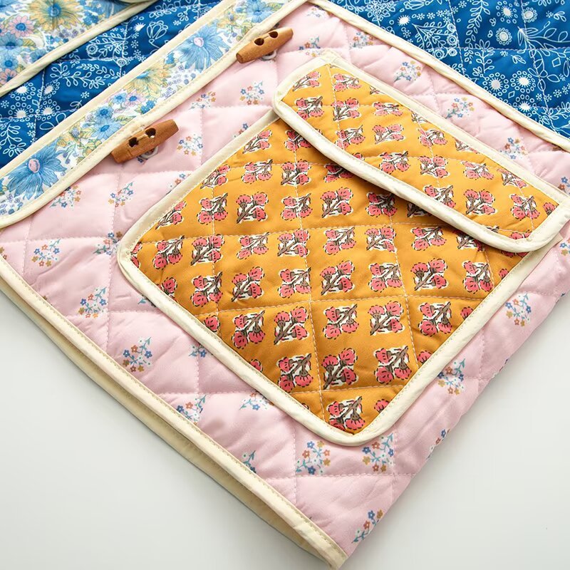 Damen gesteppte Übergangsjacke mit floralen Mustern und großen Taschen Drune