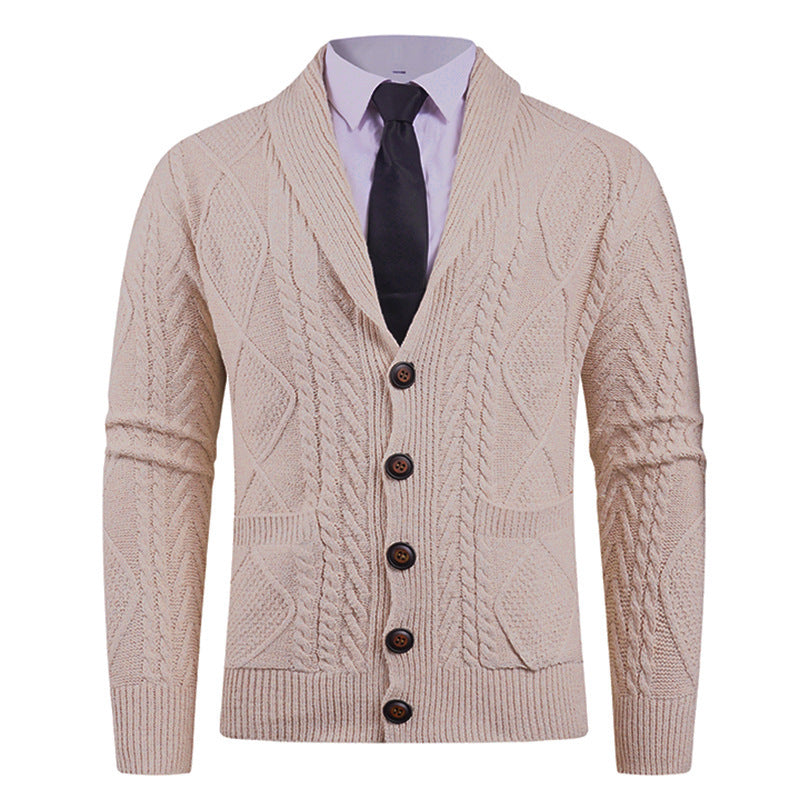 Herren nan Strickcardigan mit Schalkragen, Zopfmuster, aufgesetzten Taschen und Knopfleiste Drune