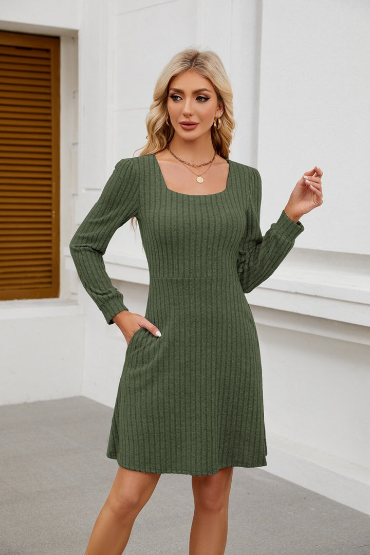 Damen Strickkleid mit Quadrat-Auschnitt und Taschen Drune
