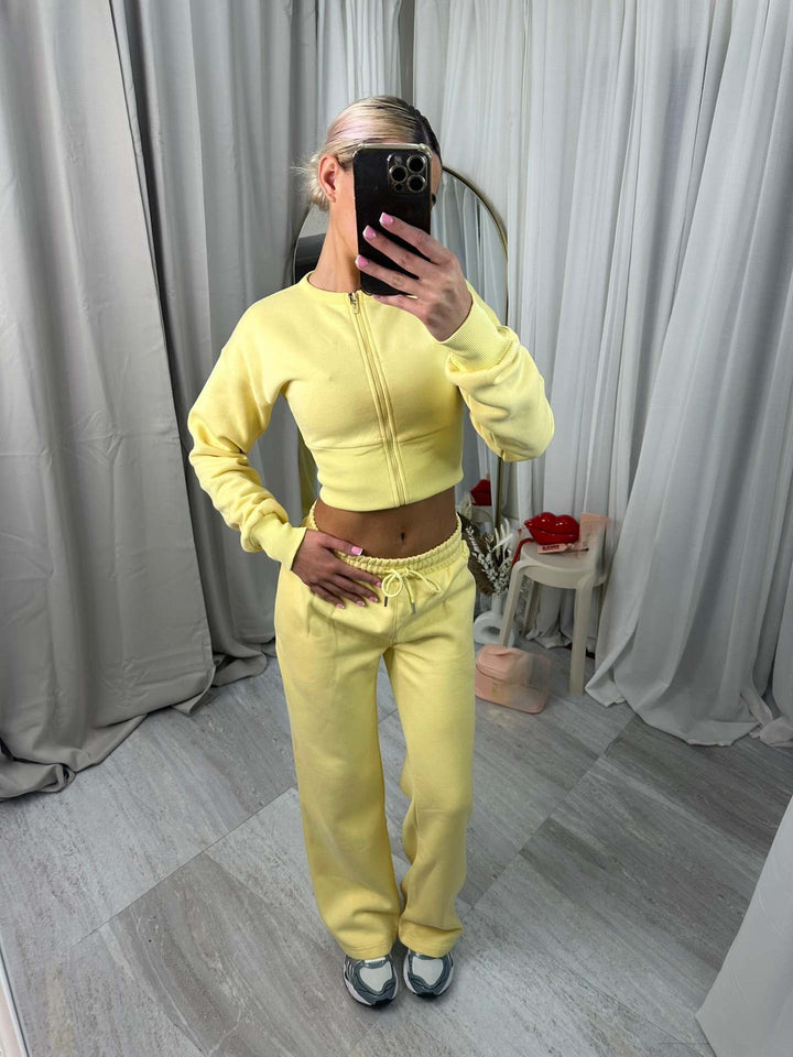Damen nan kurzes Zip-Cropped-Shirt mit formendem Bund und breite Relax-Sweatpants mit Tunnelzug Drune