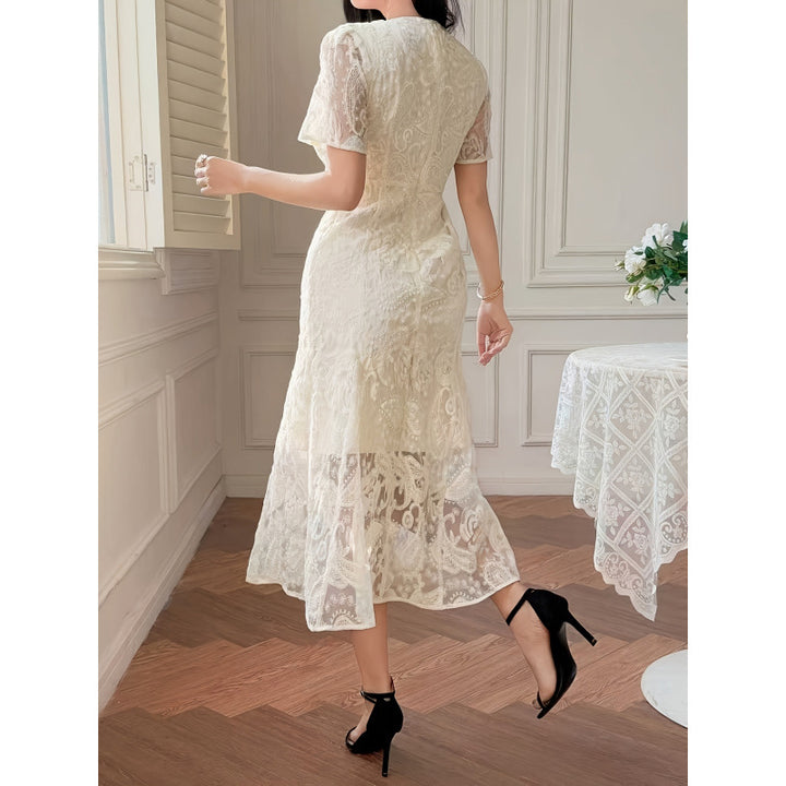 Damen Spitzenkleid mit transparenten Ärmeln und romantischen Details Drune