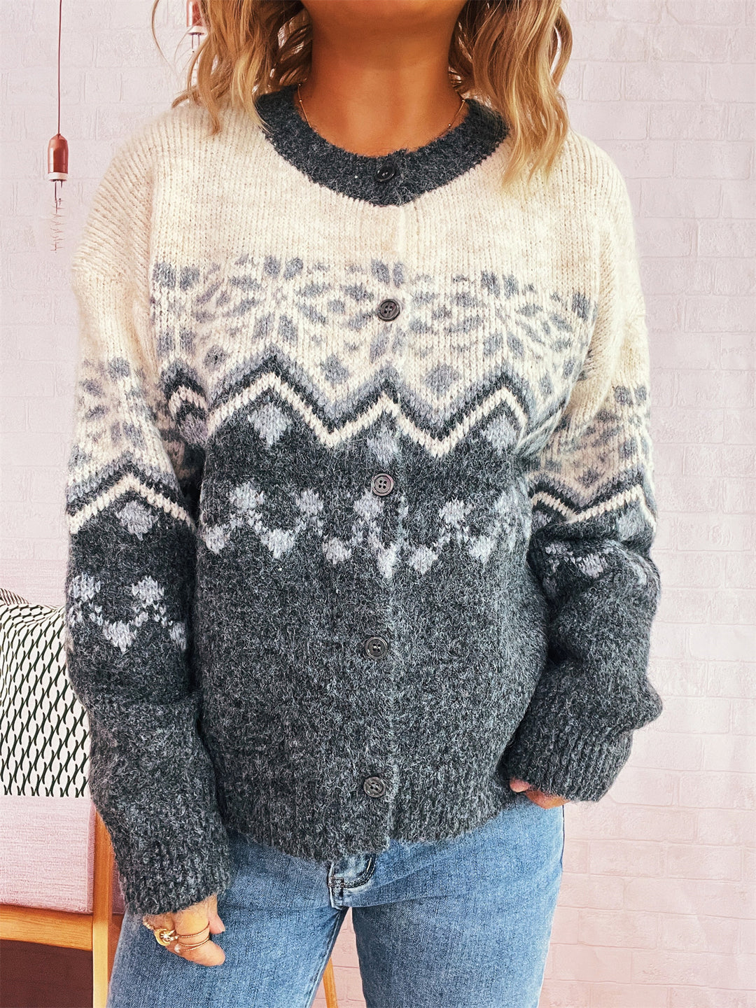 Damen kuschelige Strickjacke mit großem Muster und hochwertiger Verarbeitung Drune