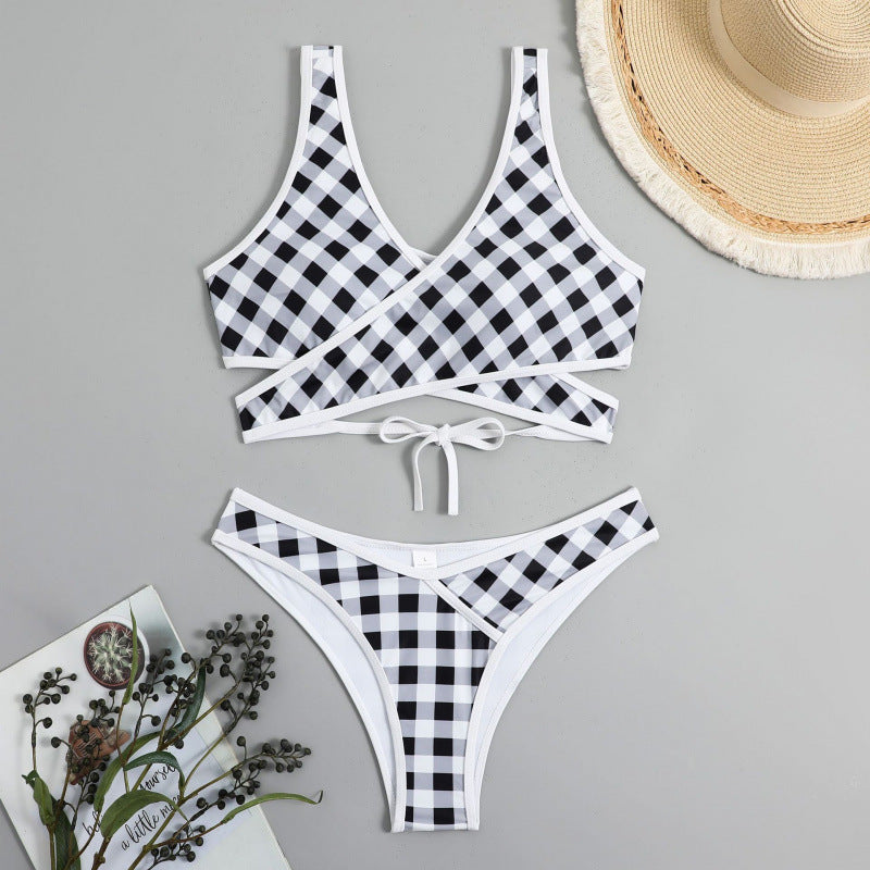 Damen Triangel-Bikini mit modernem Wickel-Design und verspieltem Karomuster Drune