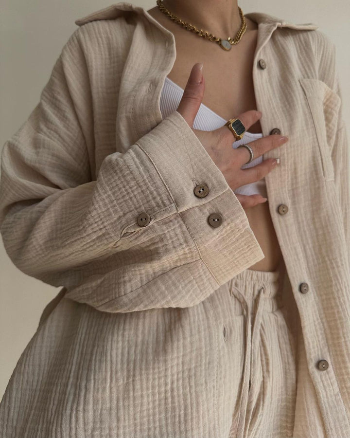 Damen lässige Overshirtjacke aus leichtem Material mit Holzknöpfen Drune