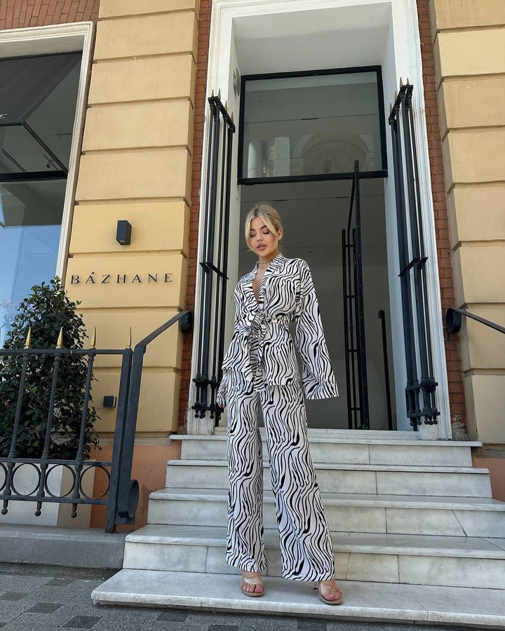 Damen Set aus leichtem Blazer und weiter Hose im floralem Design Drune