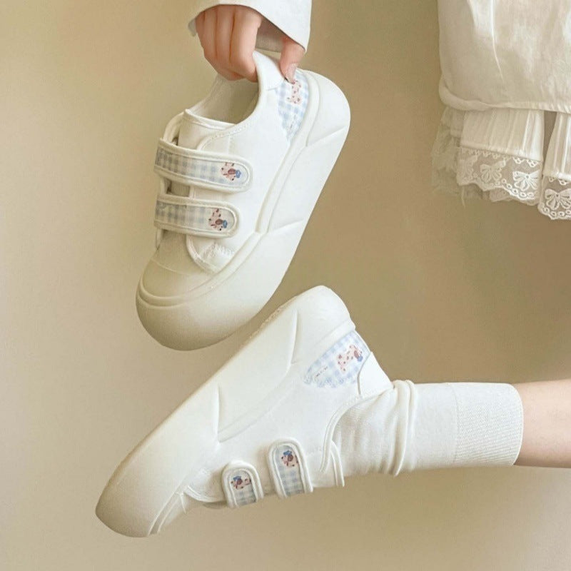 Damen Plattform-Sneaker mit praktischem Klettverschluss und verspielten Applikationen Drune