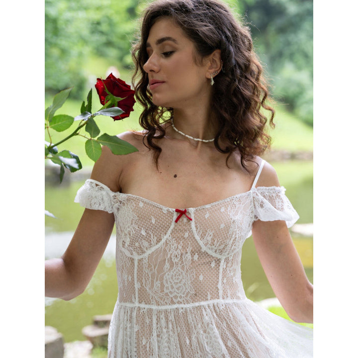Damen Elegantes Spitzenkleid mit asymmetrischem Saum und verspielten Rüschendetails Drune