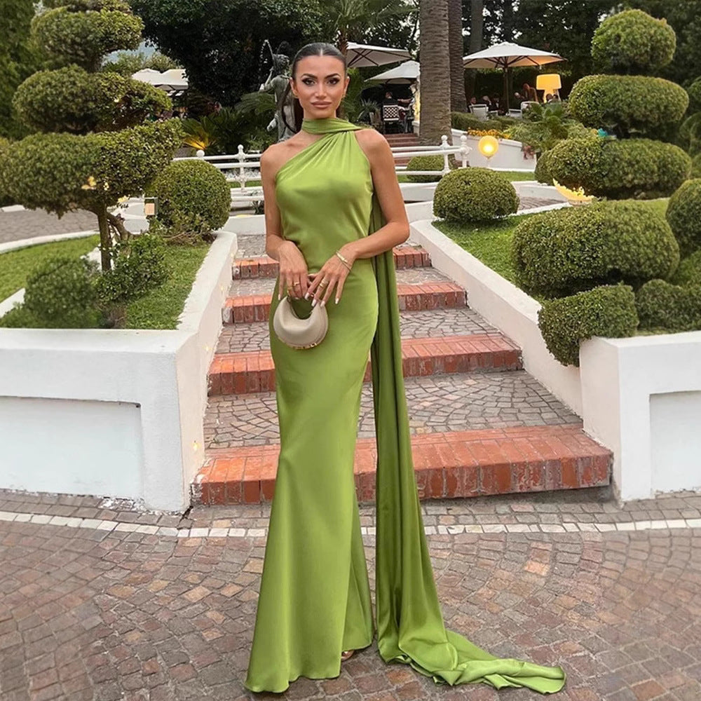 Femme Halter Neck Maxi Kleid mit seitlichem Schlitz Drune