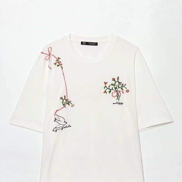 Damen T-Shirt mit feiner Stickerei und einzigartigen Drucken Drune