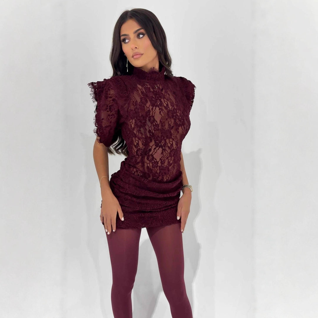 Damen Spitzenkleid mit romantischen Rüschen und transparenten Details Drune