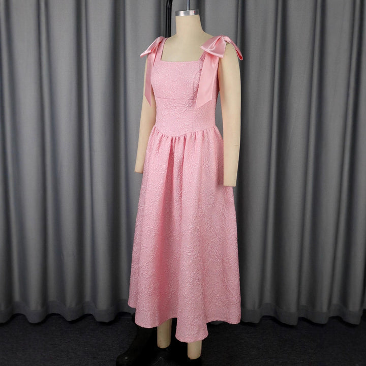 Damen Elegantes Abendkleid mit schimmernden Details und verspielten Rüschenschultern Drune