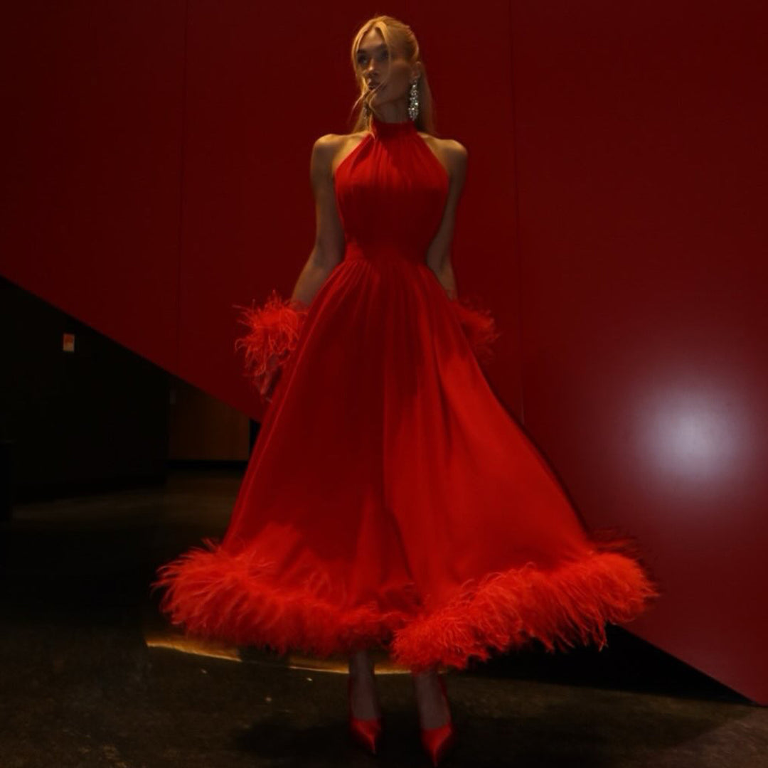 Damen Maxikleid mit eleganten Federn und hochgeschlossenem Design Drune