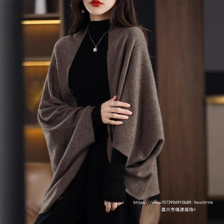 Damen Großer Strickponcho mit modernem Rautenmuster Drune