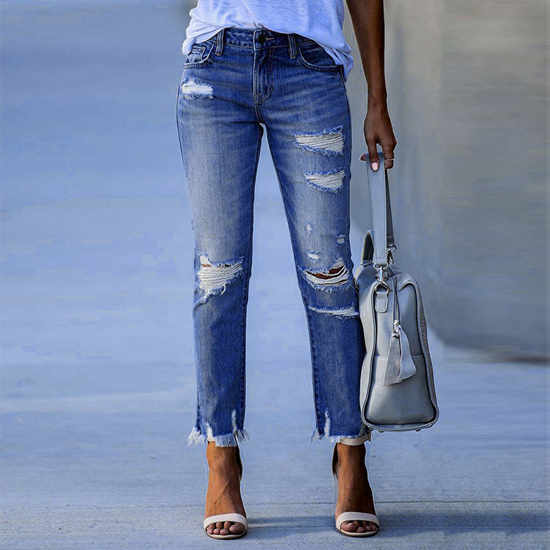 Damen destroyed Jeans mit fransigen Säumen und modischen Rissen Drune