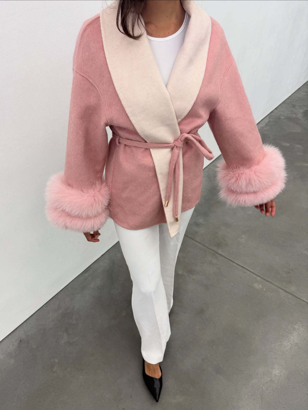 Damen Elegante Kurzjacke mit luxuriösen Fellverzierungen Drune