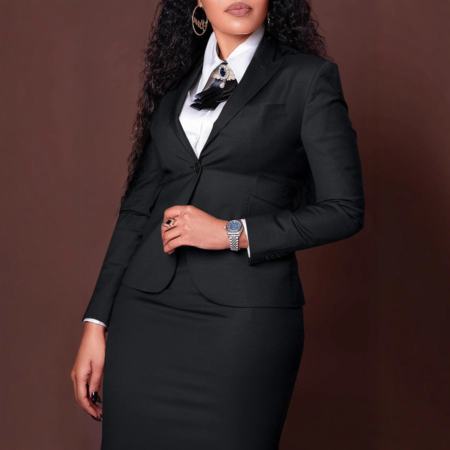 Damen nan tailliertes Business-Kostüm mit kurzem Blazer und figurbetontem Bleistiftrock Drune
