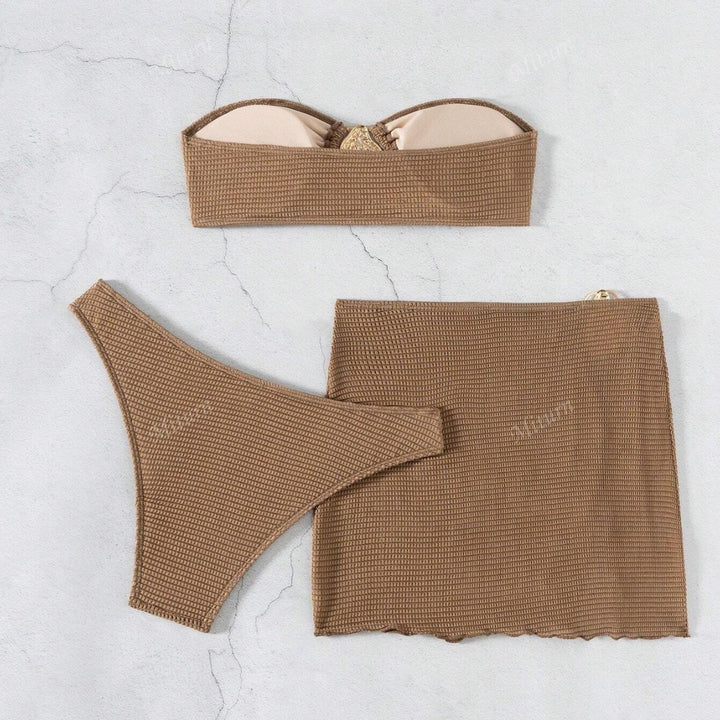 Damen Bikini-Set mit verziertem Wickelrock und elegantem Bandeau-Oberteil Drune