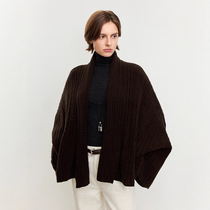Damen luftiger Strickponcho aus feiner Wolle Drune