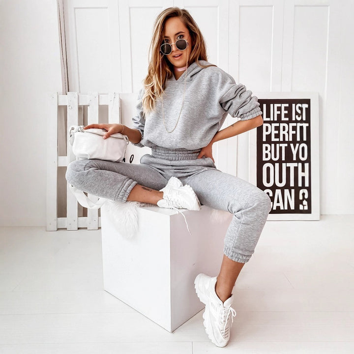 Damen Jogginganzug mit modernem Schnitt und lässigem Hoodie-Stil Drune