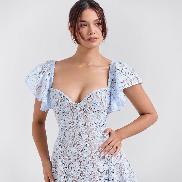 Damen Spitzen-Maxikleid mit voluminösen Rüschensäumen und dezentem herzförmigem Ausschnitt Drune