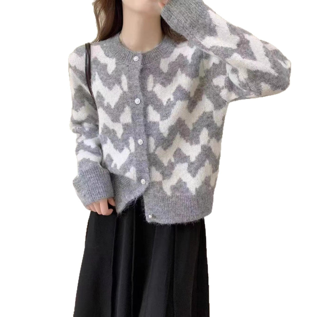 Damen Strickjacke mit modernem Zickzackmuster und dekorativen Knöpfen Drune