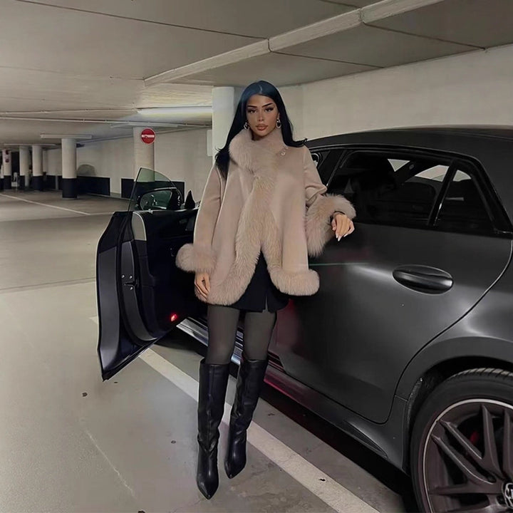 Damen Luxuriöse Felljacke mit weichem Innenfutter und eleganten Details Drune